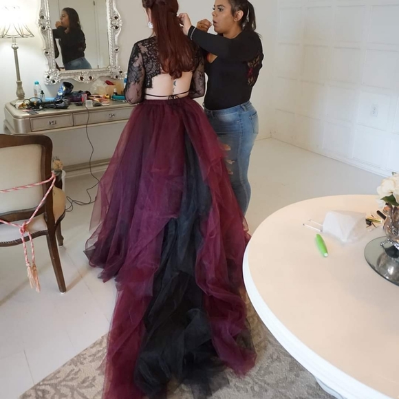 Custom tulle black and maroon skirt - Picture 3 of 5